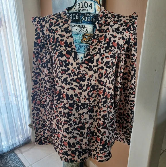 🌟 3 For $15!!! SHEIN Black and Brown Ruffled Blouse - Picture 1 of 4